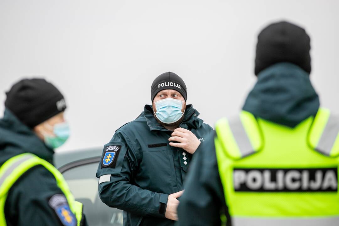 Lietuvos policijos mokyklos kursantų pratybos Aleksoto aerodrome