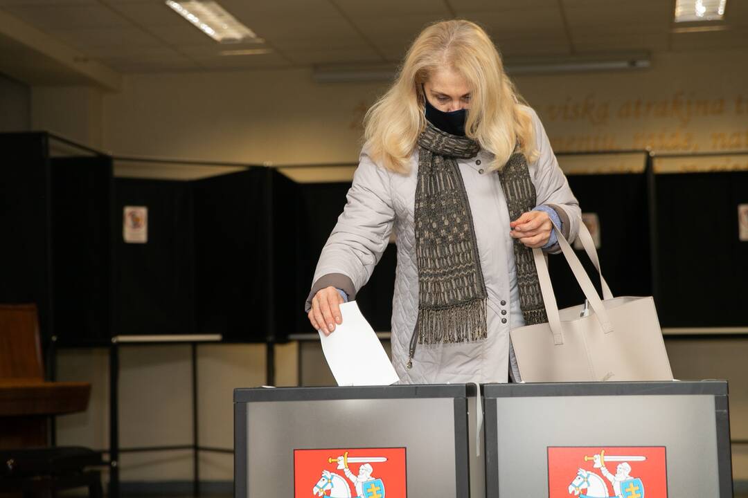 Seimo rinkimų antrojo turo paskutinės balsavimo minutės (Kaunas)