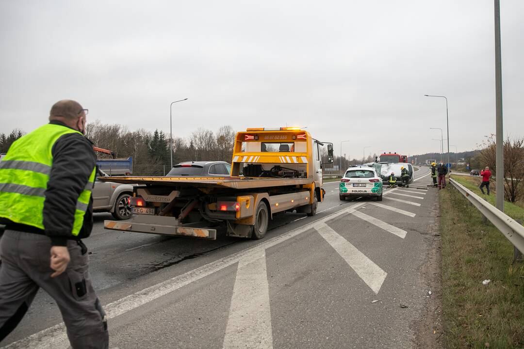Stipri avarija magistralėje ties Kaunu