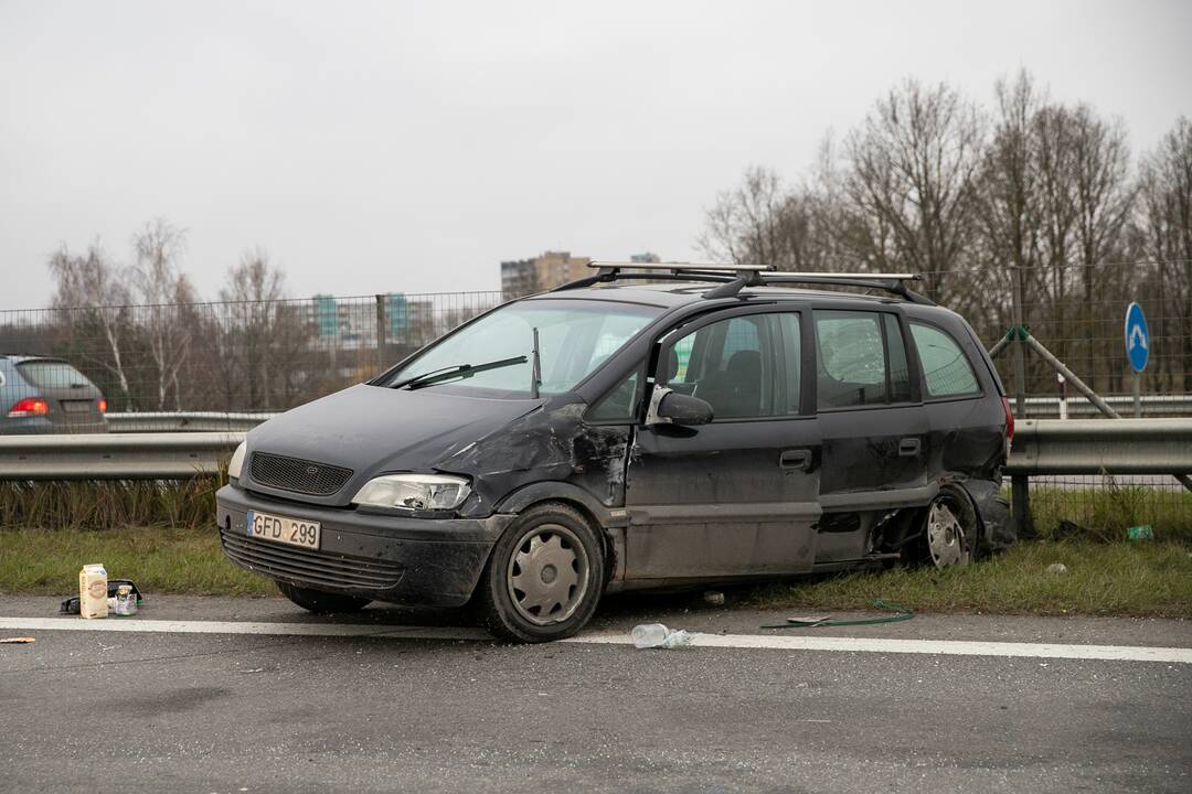 Stipri avarija magistralėje ties Kaunu