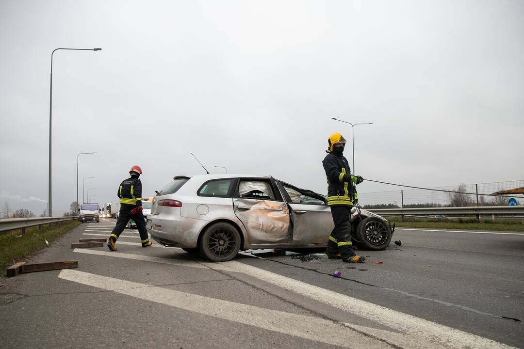 Stipri avarija magistralėje ties Kaunu