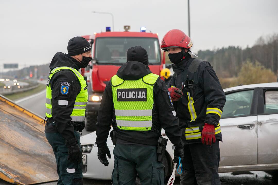 Stipri avarija magistralėje ties Kaunu