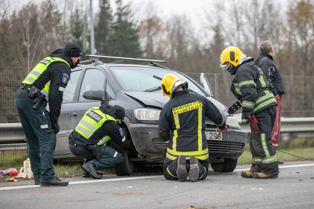 Stipri avarija magistralėje ties Kaunu