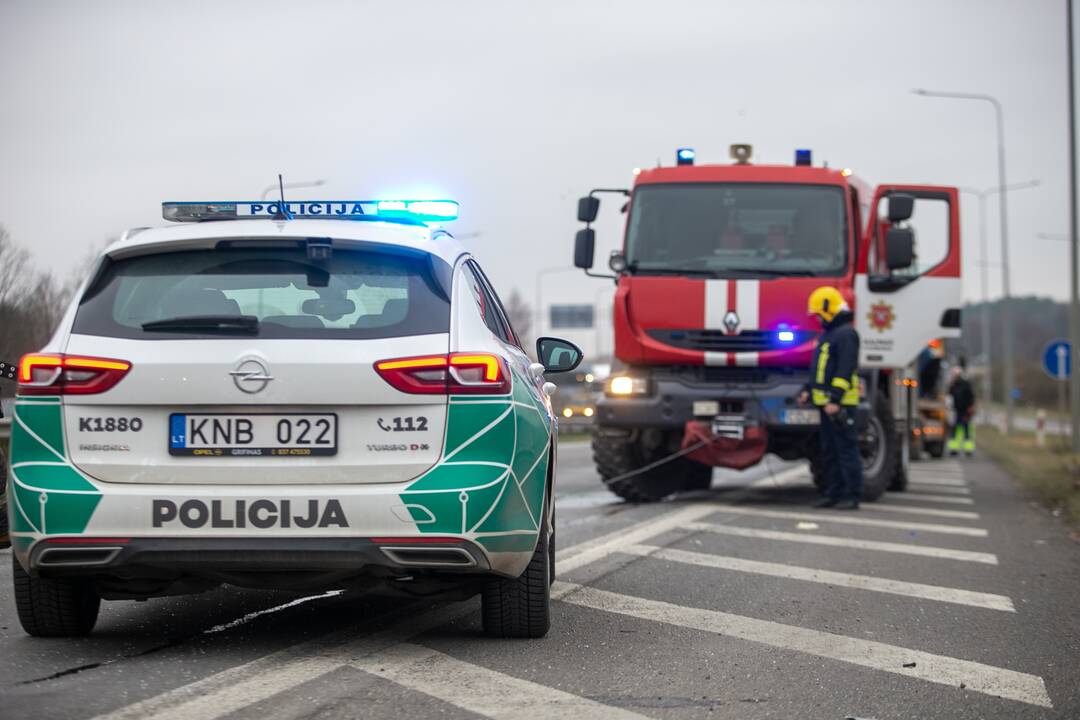 Stipri avarija magistralėje ties Kaunu