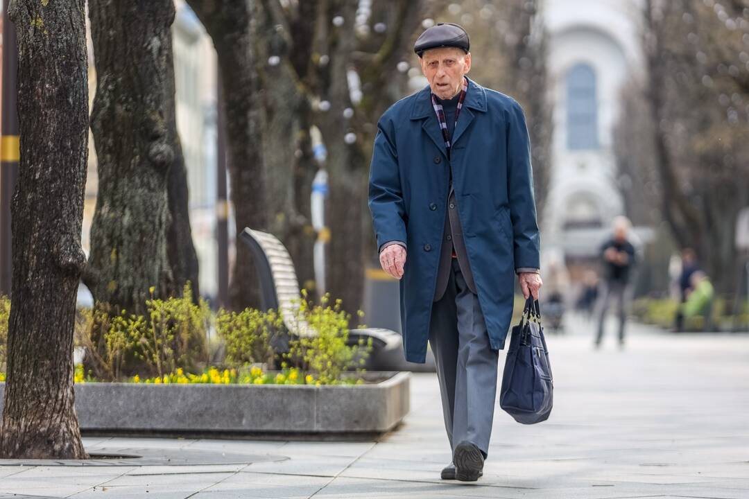 Kauniečiai džiaugiasi atėjusiu pavasariu