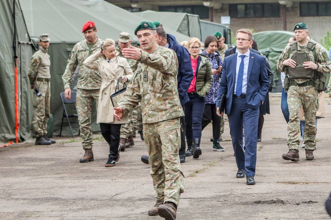 Karių pratybos Pravieniškėse ir Kauno klinikose