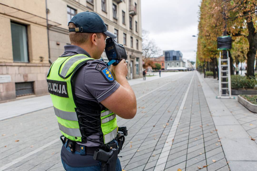 Laisvės alėjoje policija surengė reidą paspirtukininkams