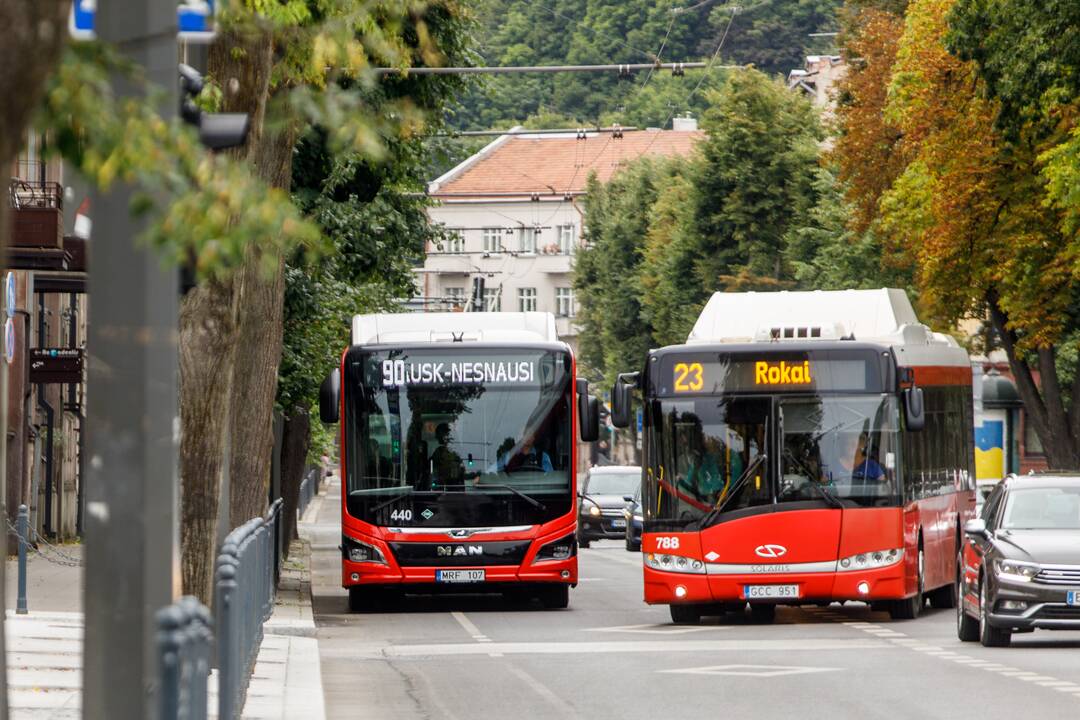 Kaune pristatė ilgąjį 18 metrų autobusą