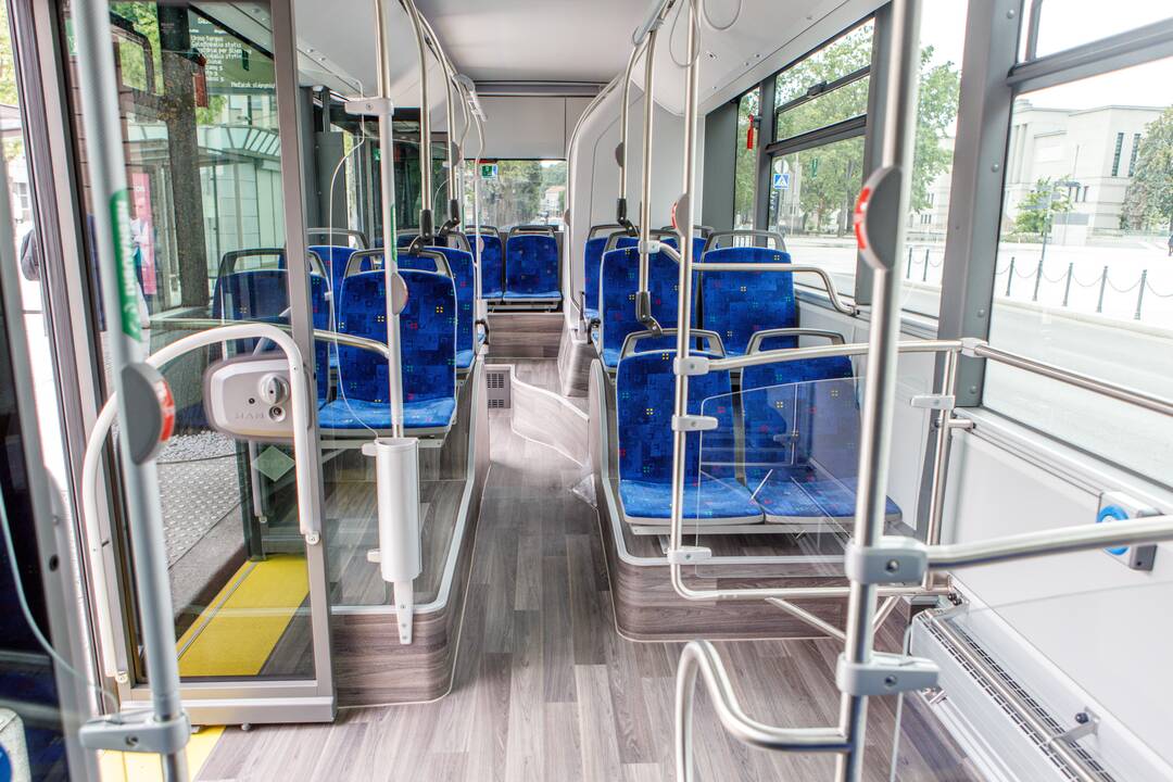 Kaune pristatė ilgąjį 18 metrų autobusą