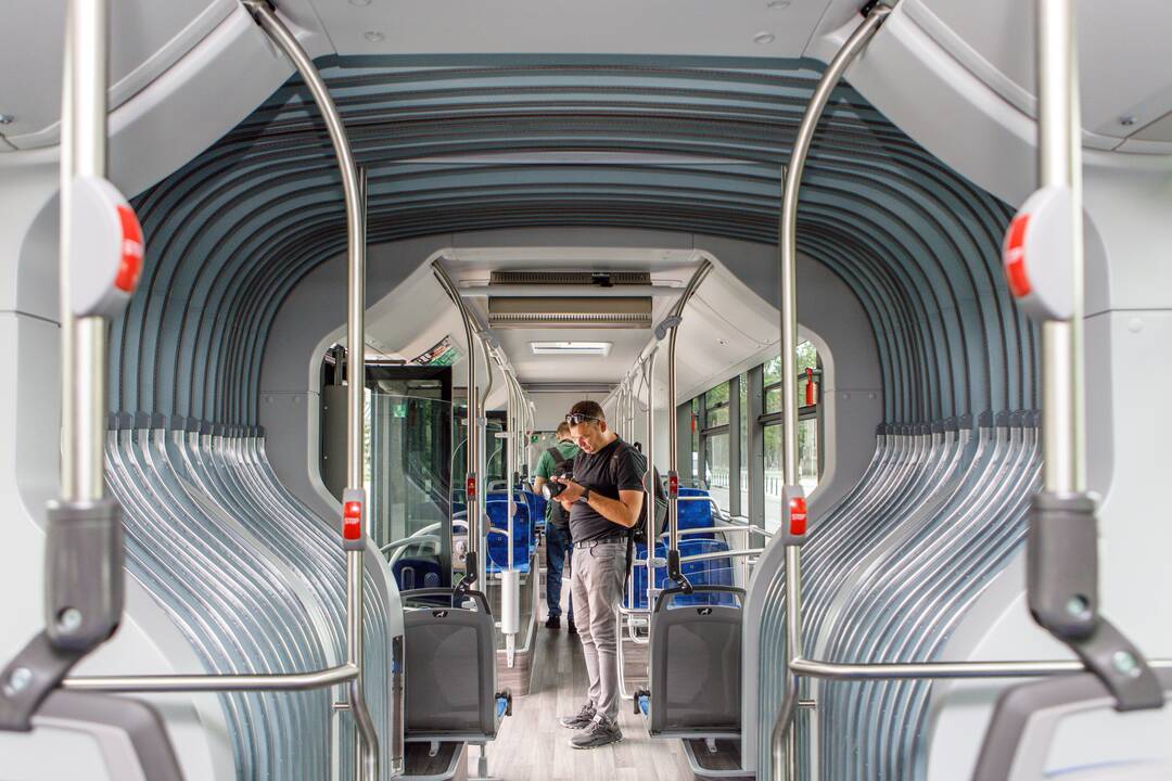 Kaune pristatė ilgąjį 18 metrų autobusą