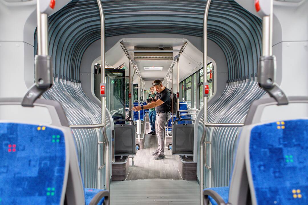 Kaune pristatė ilgąjį 18 metrų autobusą