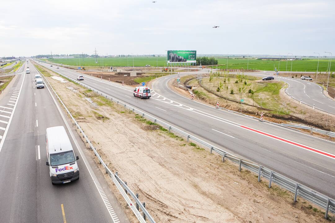 Magistralėje ties Giraite atidarytas viadukas