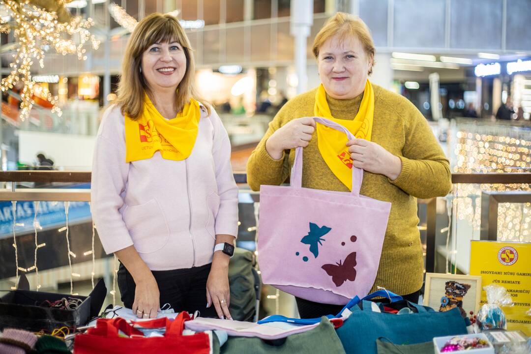Rankdarbių mugė skirta Tarptautinei žmonių su negalia dienai paminėti