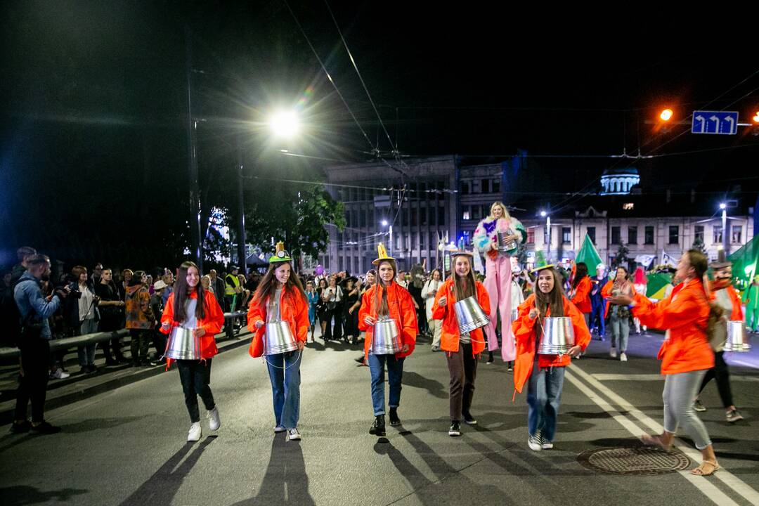 Kopimas į Parodos kalną Fluxus stiliumi