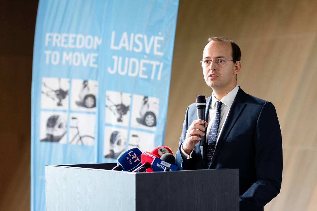 Iš kairės: Marius Skuodis, Aušrinė Armonaitė, Valdas Benkunskas.