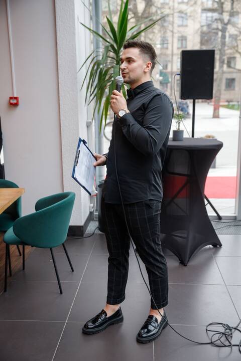 Restoranas: „Miesto sodas“ – modernus, atjaunėjęs, suteikiantis lankytojams nepamirštamų emocijų, naujų gurmaniškų atradimų.