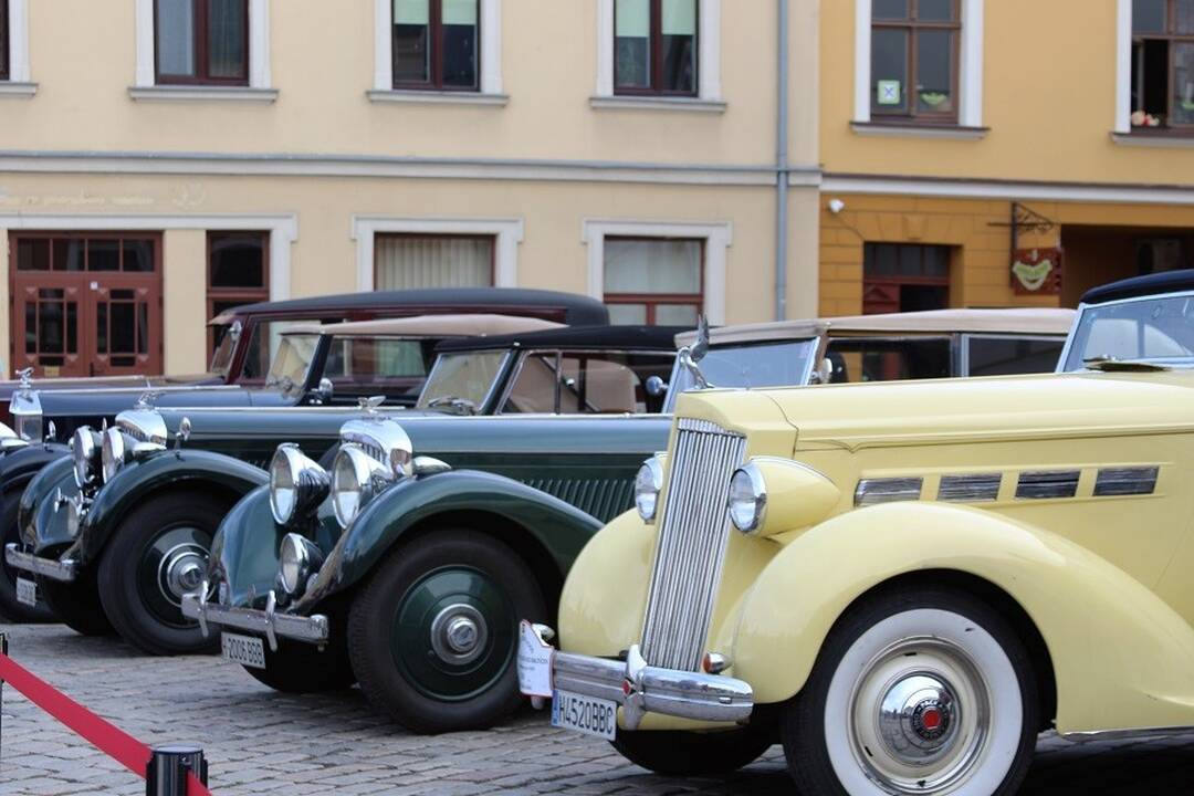 Siūlant ilginti istorinių automobilių amžių, statusą prarastų per 1,5 tūkst. mašinų