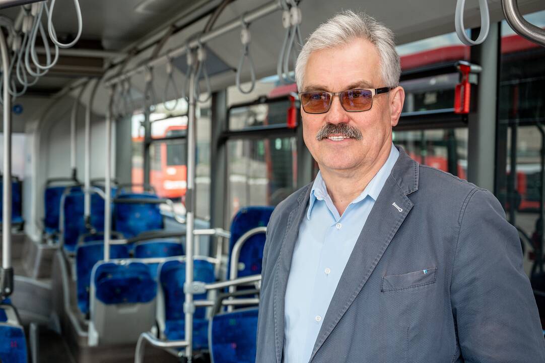 Ryžtas: R. Kramičius sako, kad nėra ko bijoti vairuoti autobusą, tiesiog reikia imti ir pabandyti.