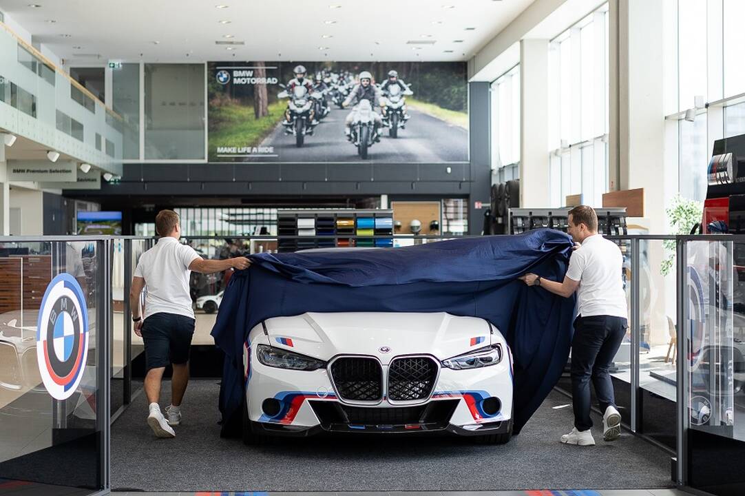 Pristatytas brangiausias BMW automobilis, skirtas įprastiems keliams – naujasis „BMW 3.0 CSL“