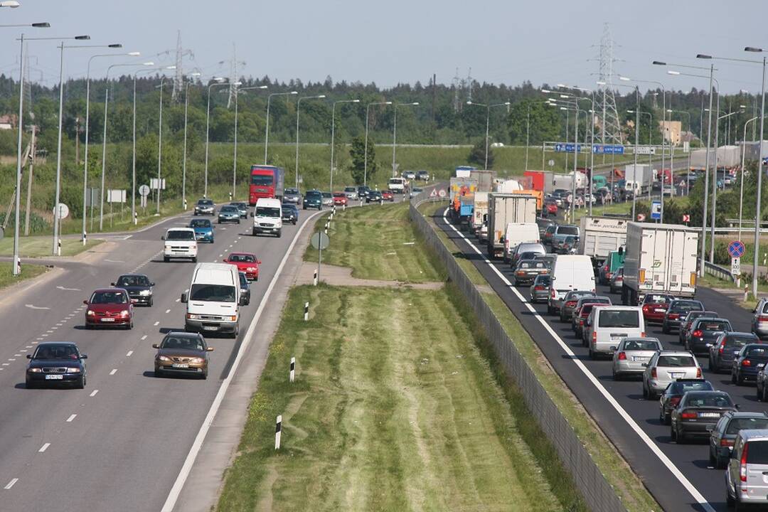 EK ragina Lietuvą į įstatymus perkelti vilkikų masės ir matmenų taisykles