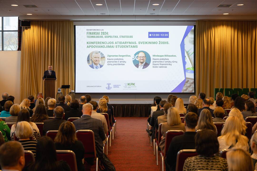 Lyderiai: (iš kairės) R. Krušinskas, T. Povilauskas, Z. Dargevičius ir E. Valatka konferencijoje dalijosi savo įžvalgomis apie verslą, finansus ir ekonomiką.