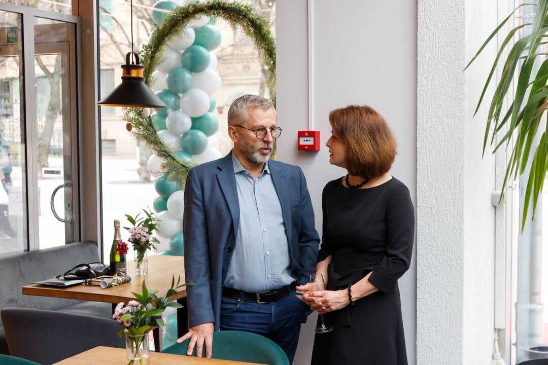 Restoranas: „Miesto sodas“ – modernus, atjaunėjęs, suteikiantis lankytojams nepamirštamų emocijų, naujų gurmaniškų atradimų.