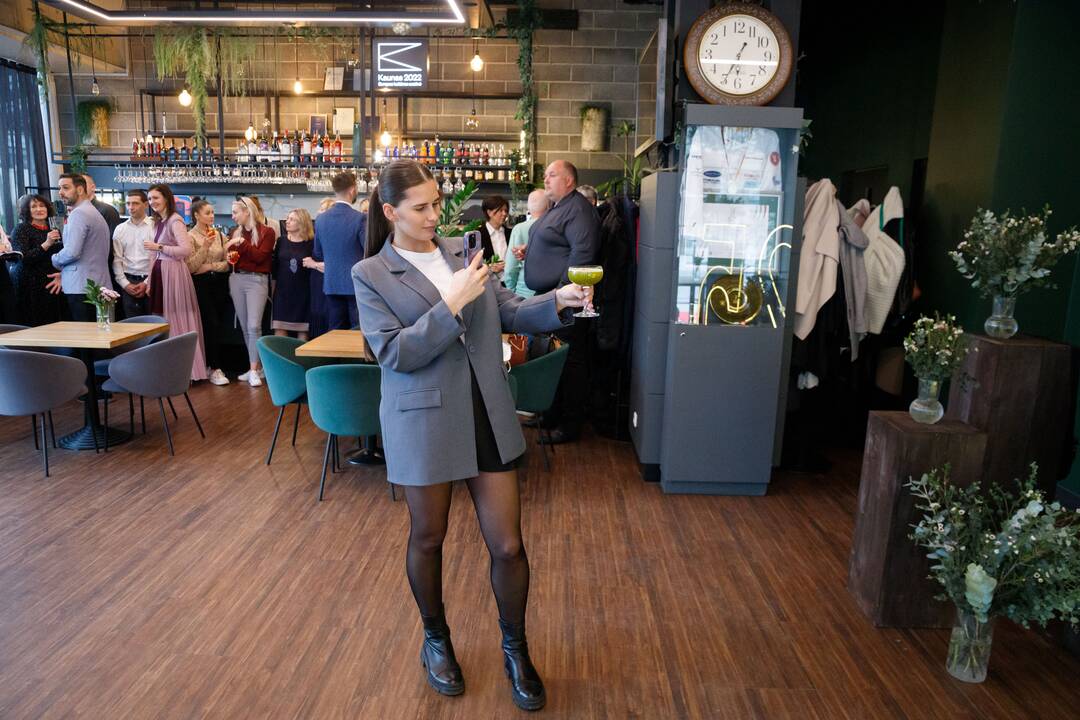 Restoranas: „Miesto sodas“ – modernus, atjaunėjęs, suteikiantis lankytojams nepamirštamų emocijų, naujų gurmaniškų atradimų.