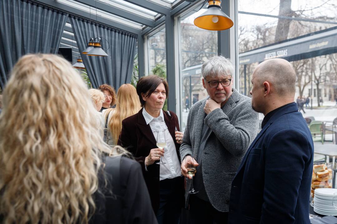 Restoranas: „Miesto sodas“ – modernus, atjaunėjęs, suteikiantis lankytojams nepamirštamų emocijų, naujų gurmaniškų atradimų.