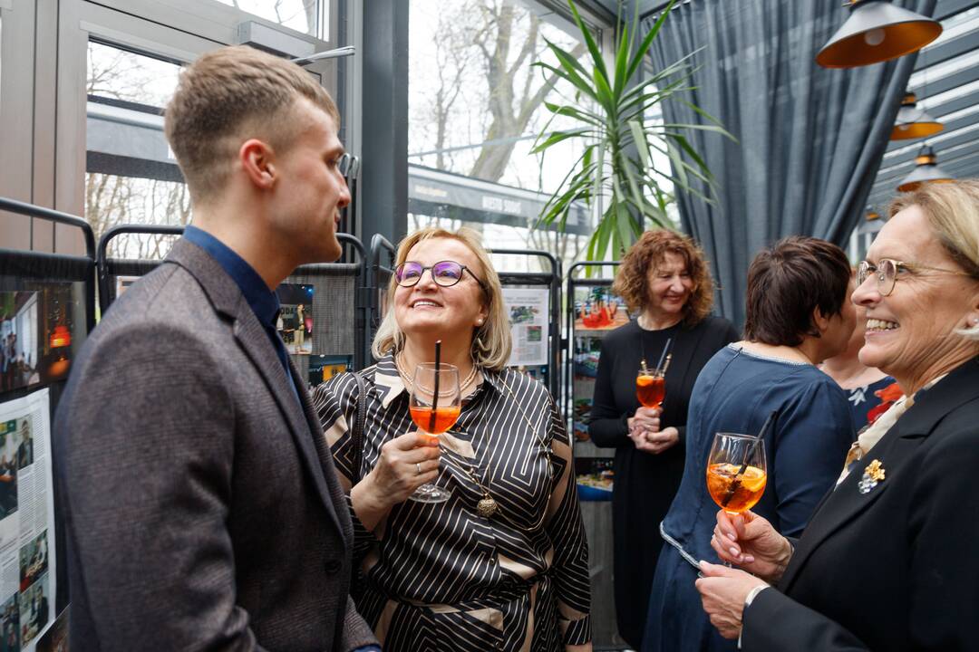 Restoranas: „Miesto sodas“ – modernus, atjaunėjęs, suteikiantis lankytojams nepamirštamų emocijų, naujų gurmaniškų atradimų.
