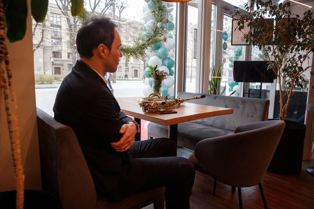 Restoranas: „Miesto sodas“ – modernus, atjaunėjęs, suteikiantis lankytojams nepamirštamų emocijų, naujų gurmaniškų atradimų.