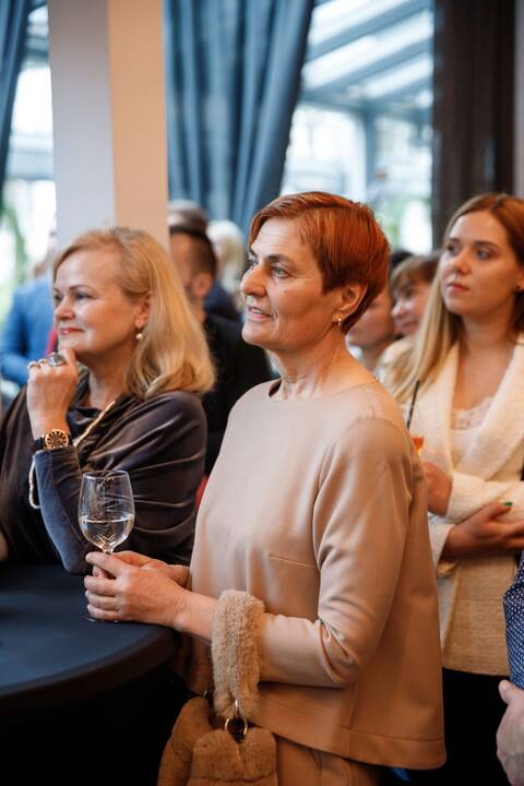 Restoranas: „Miesto sodas“ – modernus, atjaunėjęs, suteikiantis lankytojams nepamirštamų emocijų, naujų gurmaniškų atradimų.