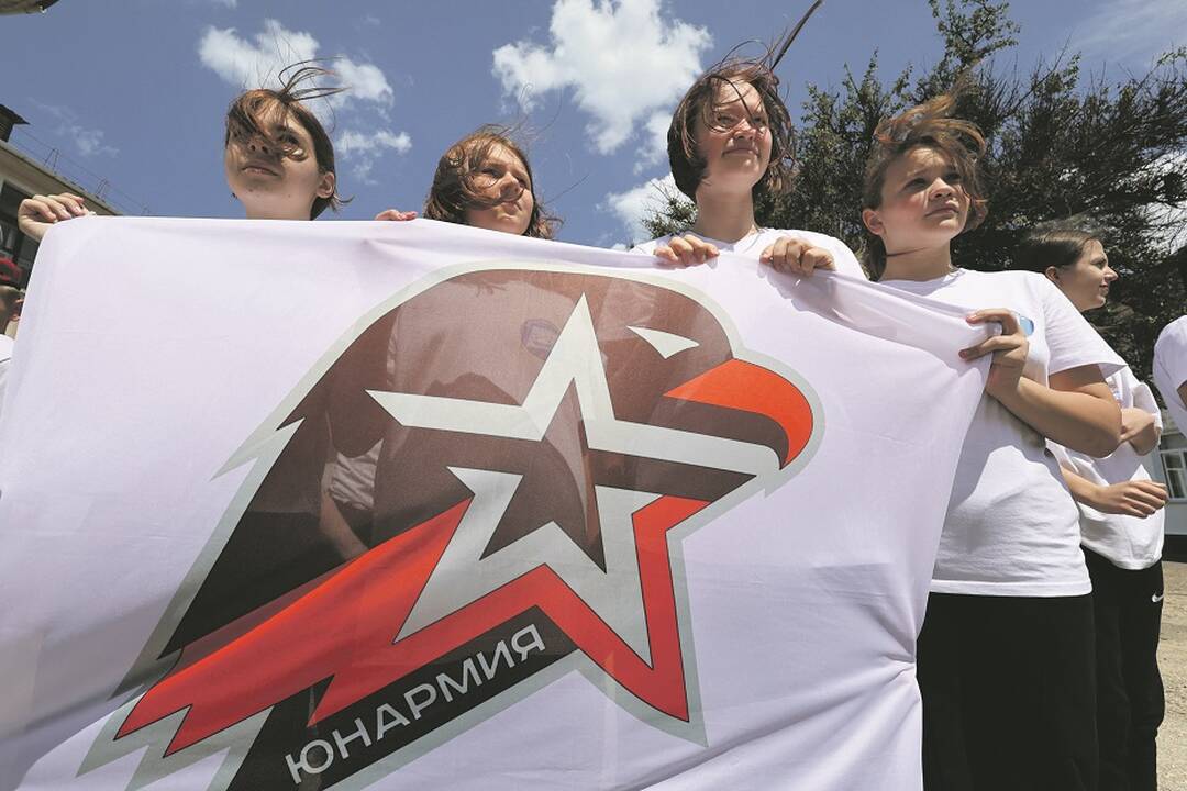 Išpuolis: nepaisydami rizikos, Kryme aktyviai veikia partizanai. Nuotraukoje – gegužės 18 d. netoli Simferopolio nuo bėgių nuvažiavęs traukinio sąstatas.