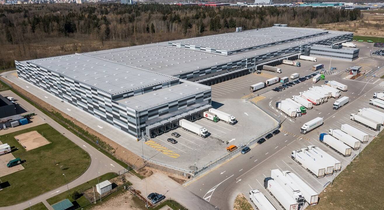 „Lidl Lietuva“ logistikos centras Kauno rajone, Ramučiuose. 