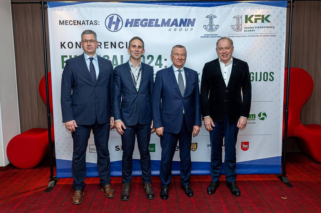 Lyderiai: (iš kairės) R. Krušinskas, T. Povilauskas, Z. Dargevičius ir E. Valatka konferencijoje dalijosi savo įžvalgomis apie verslą, finansus ir ekonomiką.