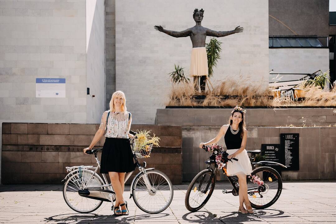 Patogu: minti dviračių pedalų, anot moterų, nei sijonai, nei suknelės netrukdo.