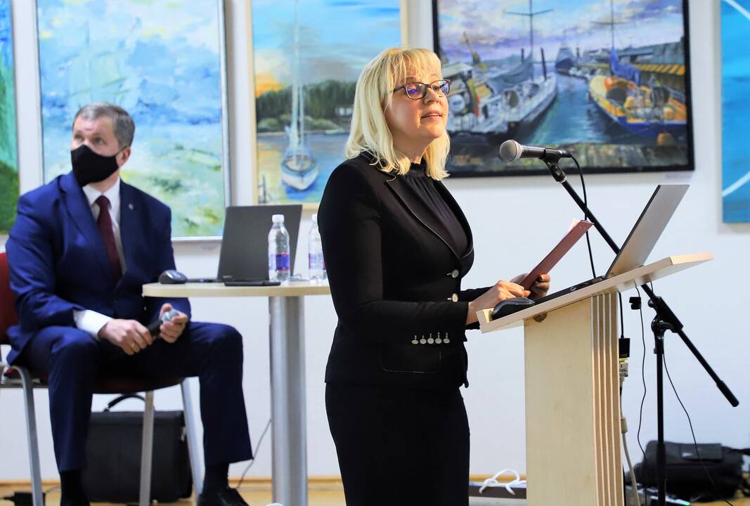 Aktyvumas: pranešimą konferencijoje skaitė ir Neveronių gimnazijos direktorė Danguolė Marmienė.