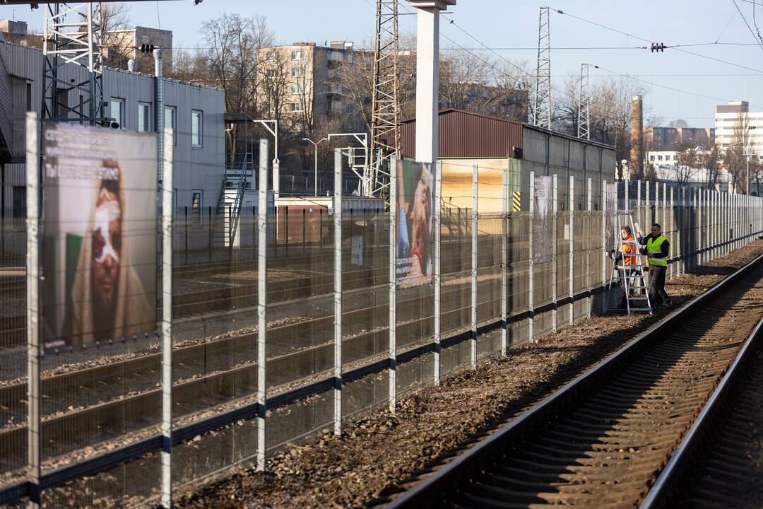 Vilniaus geležinkelio stoties perone – paroda rusų dėmesiui į karą atkreipti