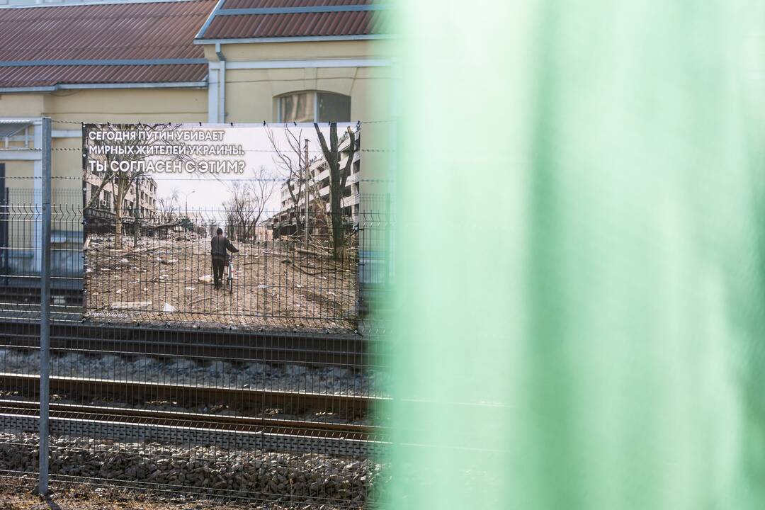 Vilniaus geležinkelio stoties perone – paroda rusų dėmesiui į karą atkreipti