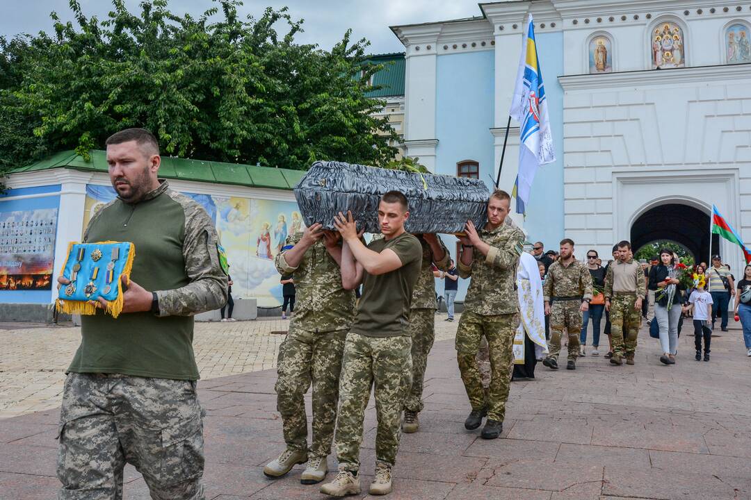 V. Zelenskio patarėjas: karas gali baigtis tik mūsų sąlygomis
