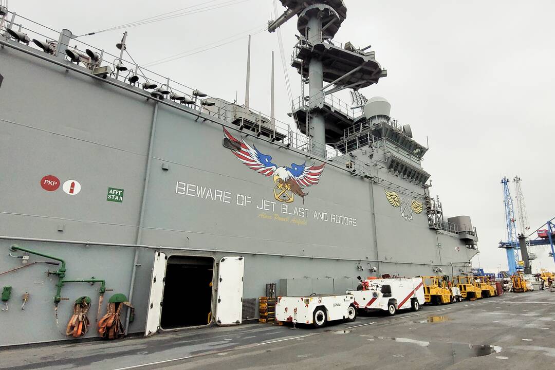 Į Lietuvą atvyko vienas didžiausių JAV karinių laivų USS Kearsarge