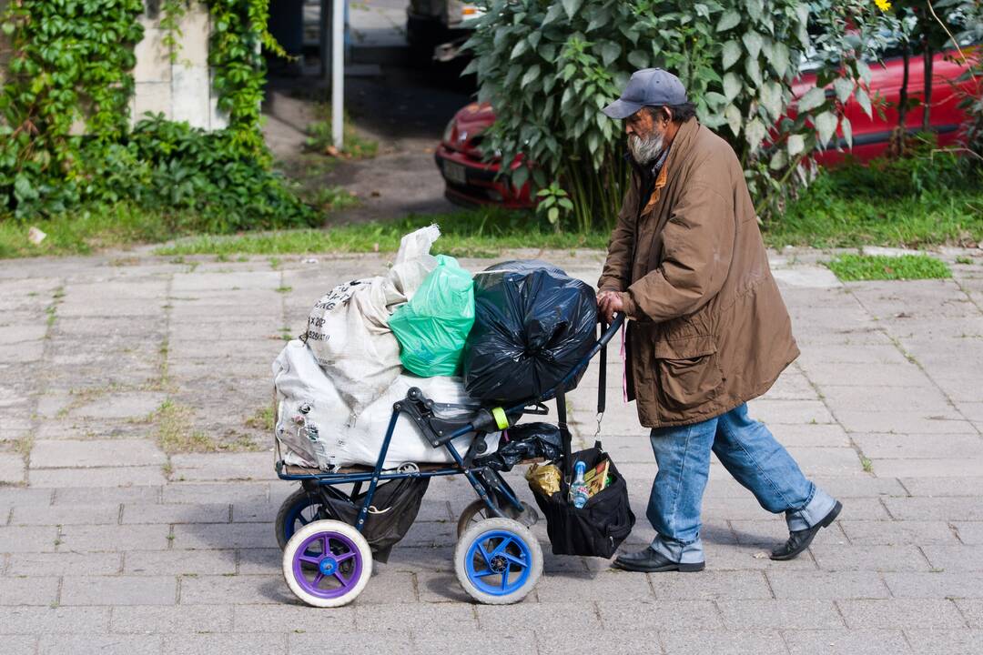 Dėl pandemijos dar maždaug 100 mln. dirbančių žmonių atsidūrė žemiau skurdo ribos