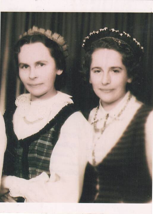 Karta: pirmoji ir vienintelė VU parengta Lietuvos muzeologų absolventų laida (K.Kairiūkštytė – antroje eilėje penkta iš kairės). Vilnius, 1948 m. birželio 29 d.