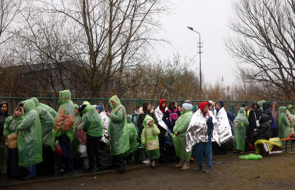 JT: per parą iš Ukrainos į kaimynines šalis atvyko daugiau kaip 42 tūkst. pabėgėlių