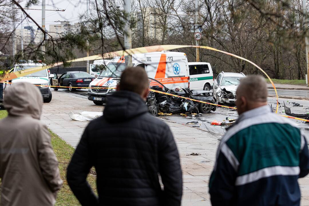 Po kruvino sekmadienio šalies keliuose: atsakingai elgtis turi ne tik vairuotojai