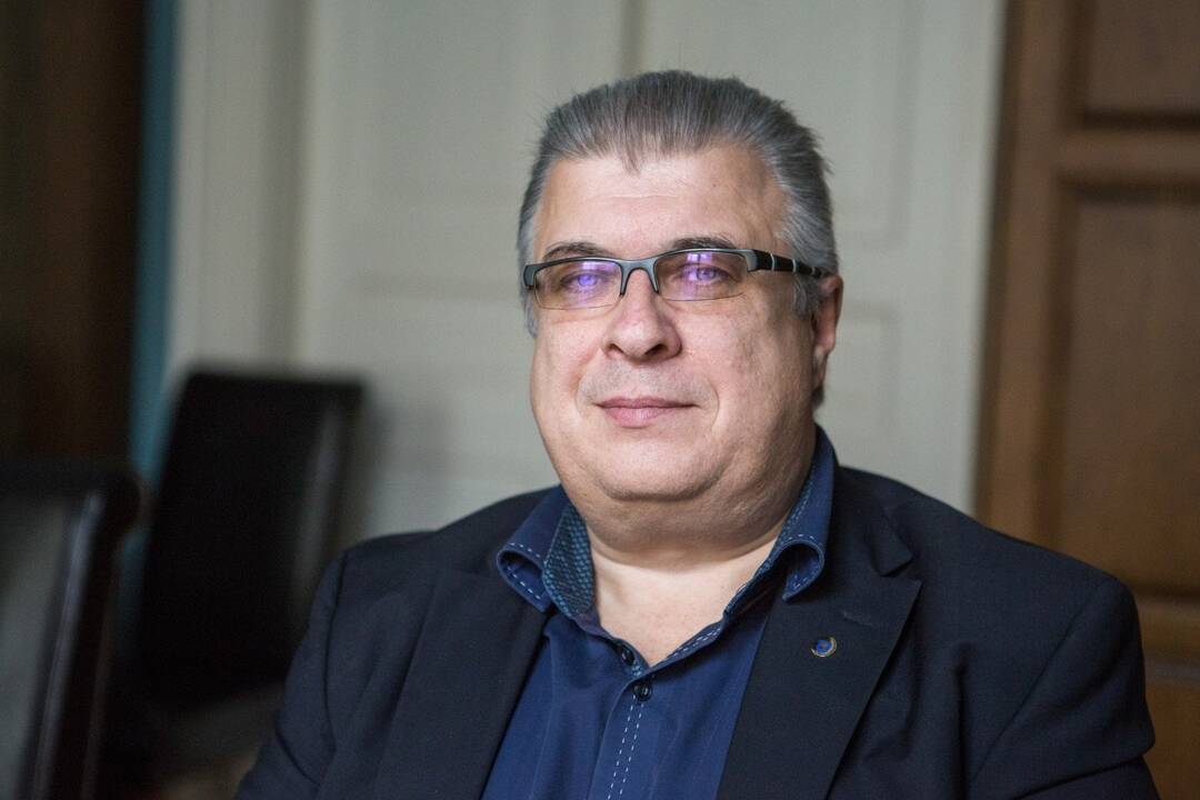Pokyčiai: ko­kį ter­mi­ną var­to­si­me – „rū­ky­si­me“ ar „ga­rin­si­me“?