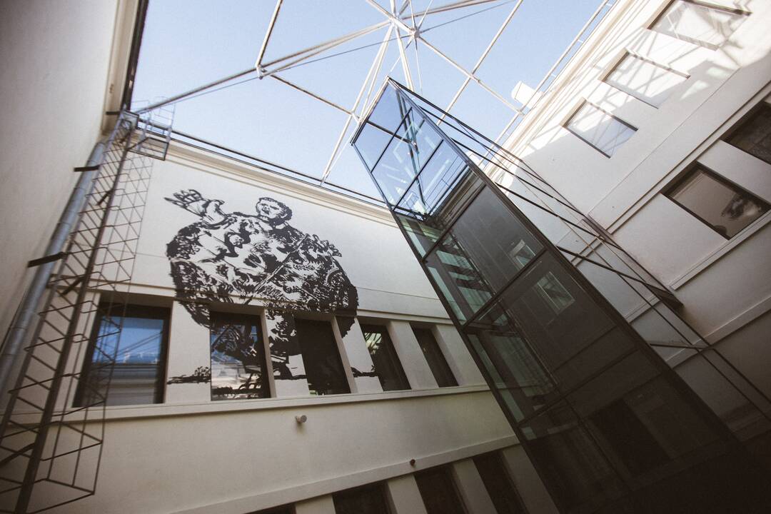 W.Kentridge’o meno projektas – tarsi sukrečiantis saviauklos seansas.