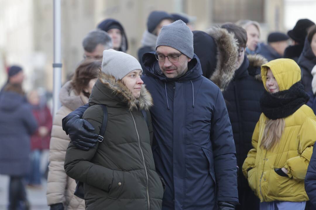 Reginys: Kovo 11-osios pavakare Klaipėdos senamiesčio gatvėmis klaipėdiečių nešama vinguriavo 77 metrų ilgio miesto vėliava.