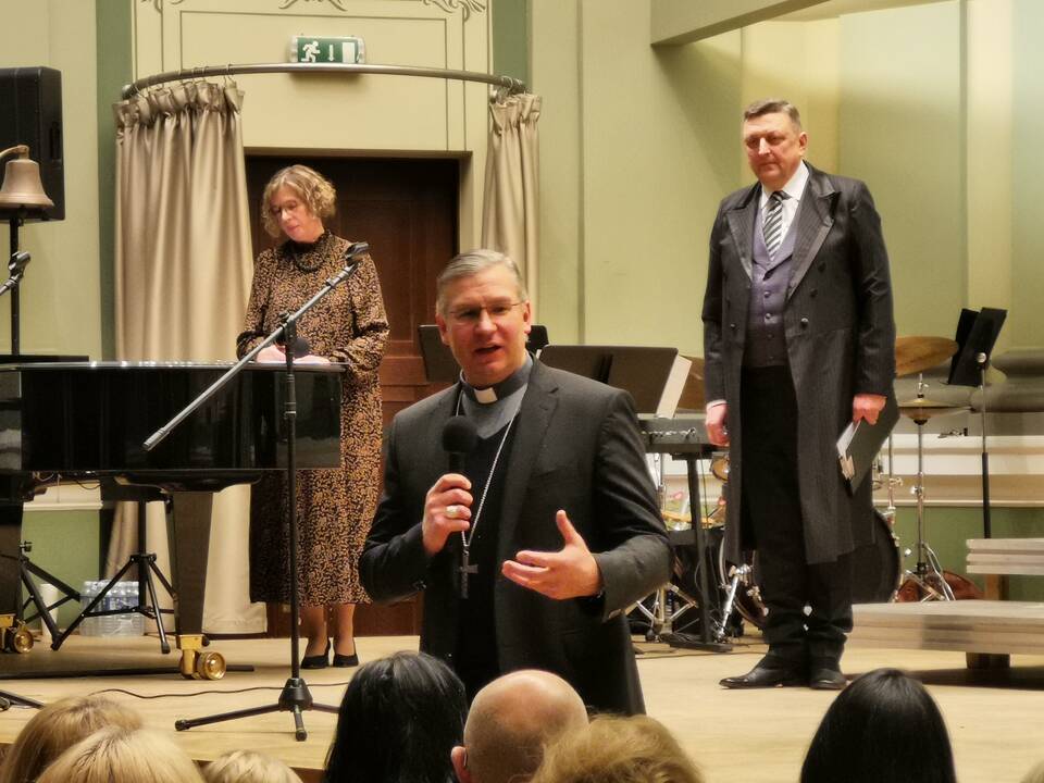 Profesionalai: po muzikos teorijos, solinio ir chorinio dainavimo pamokų „varpeliukai“ lipa į didžiąją sceną nejausdami streso.