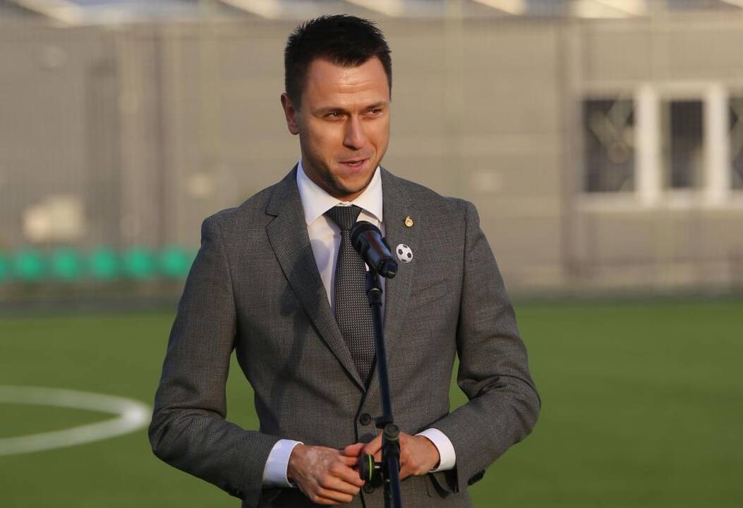 Dovanos: sustiprinto fizinio ugdymo (sportinės) klasės auklėtiniai sulaukė svečių.