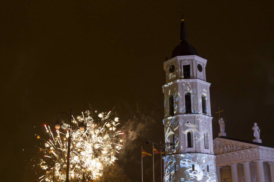 Didmiesčiai per Naujuosius ragina nesibūriuoti, Vilnius atsisako fejerverkų